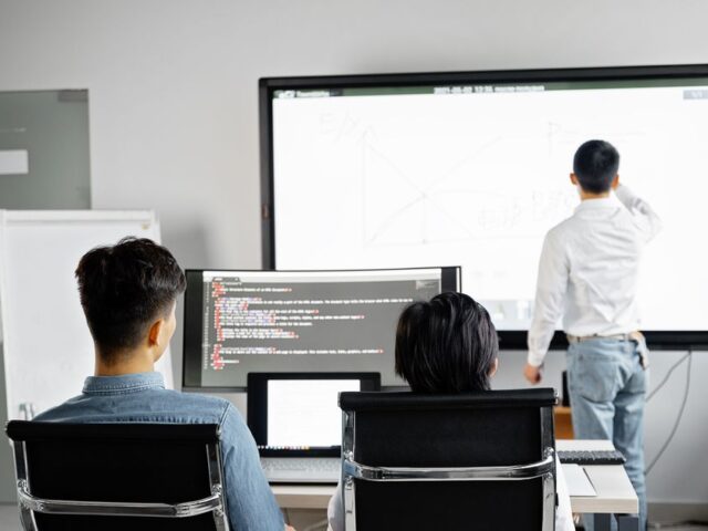 Agile Proje Yönetimi ile Yazılım Geliştirme